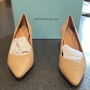 Antonio Melani Women's Tan Pumps